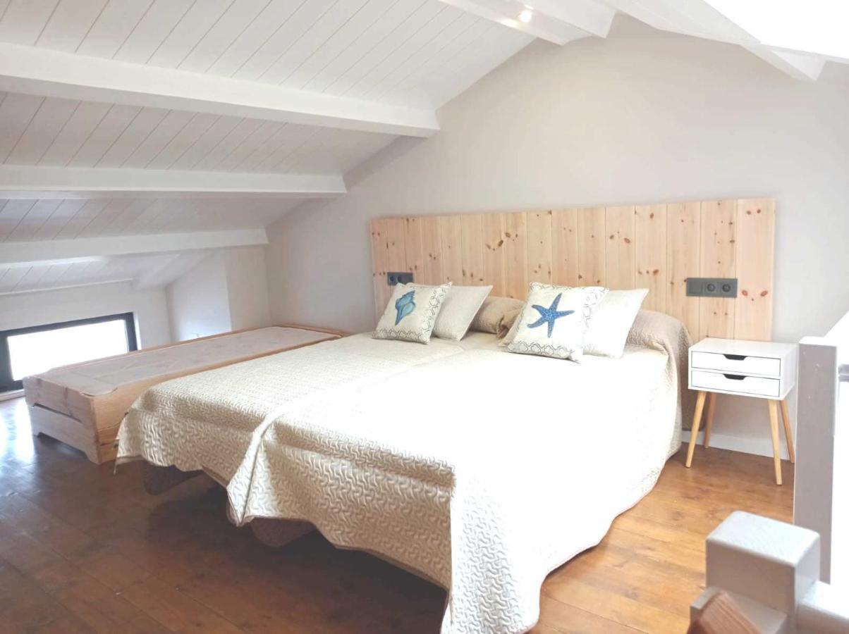 Vila Marina. Casa Marinera Con Terraza Sobre El Mar En Caion Cayón Exterior foto